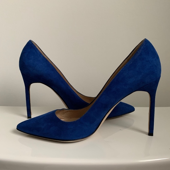 Manolo Blahnik Blue Suede Pumps - Picture 4 of 8